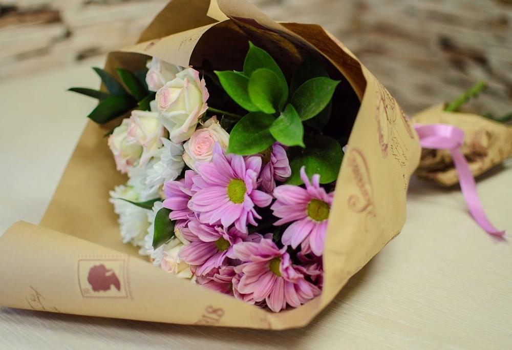 Букет цветов из: Розы и Хризантемы в Нарьян-Маре