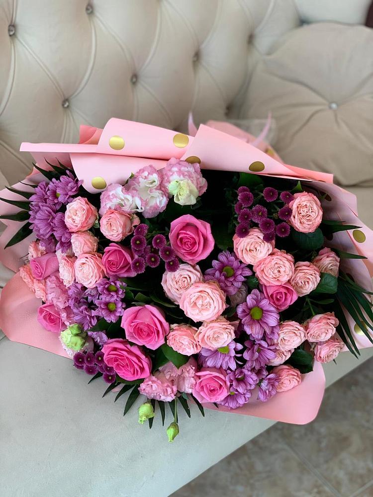 Букет цветов из: Хризантемы, Розы и Лизиантусы в Нарьян-Маре