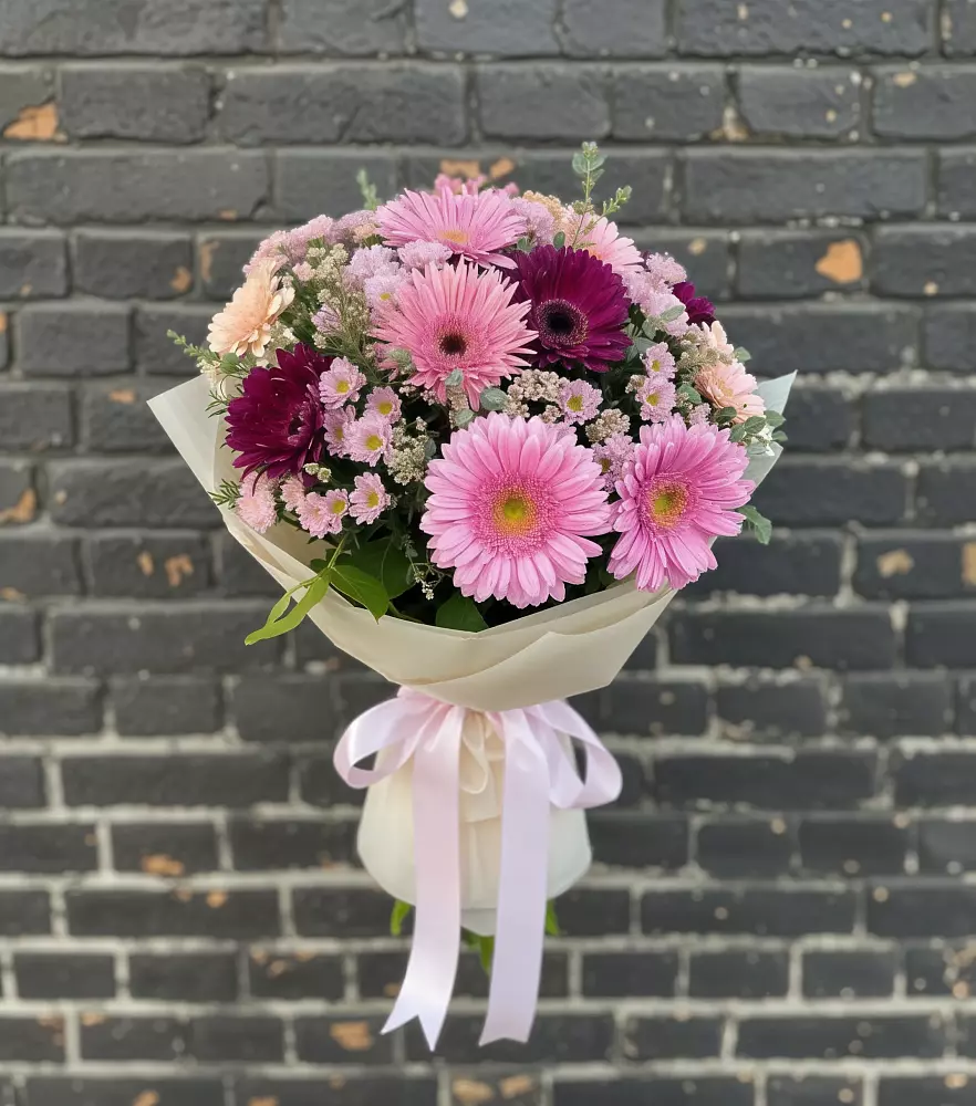 Букет цветов из: Герберы и Хризантемы в Нарьян-Маре