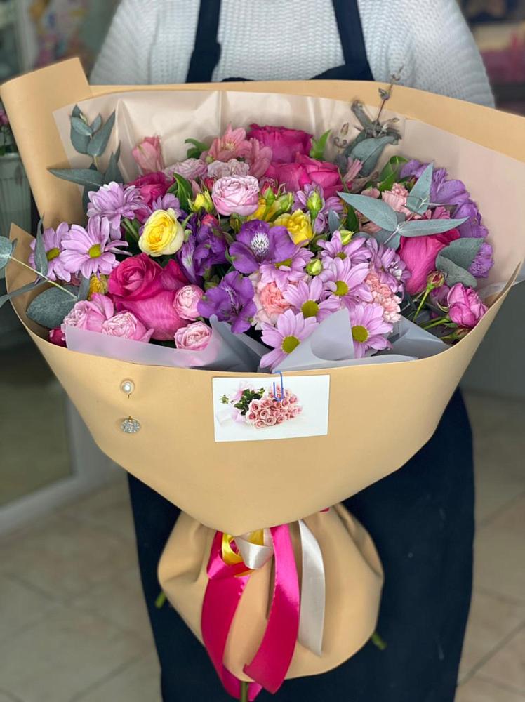 Букет цветов из: Хризантемы, Гвоздики и Альстромерии в Нарьян-Маре