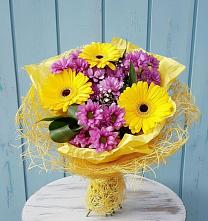 Букет цветов из:  Хризантемы и Герберы в Нарьян-Маре