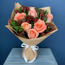 Букет цветов из:  Розы и Альстромерии в Нарьян-Маре