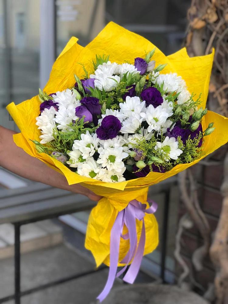 Букет цветов из: Ирисы, Хризантемы и Ромашки в Нарьян-Маре