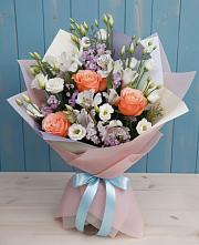 Букет цветов из:  Лизиантусы, Розы, Альстромерии и Гипсофила в Нарьян-Маре
