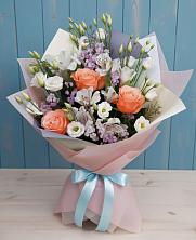 Букет цветов из:  Лизиантусы, Розы, Альстромерии и Гипсофила в Нарьян-Маре