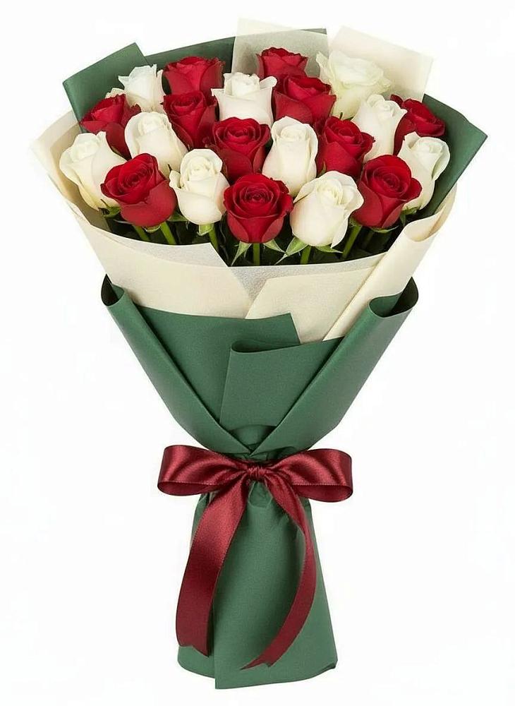 Букет Микс из красных и белых роз в Нарьян-Маре