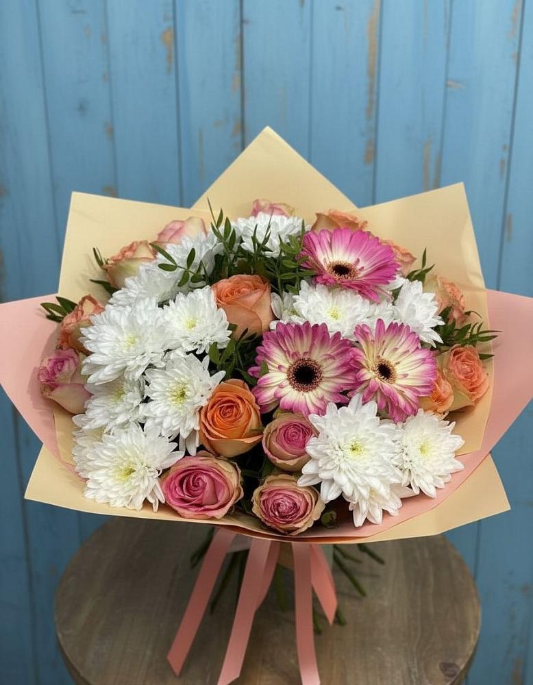 Букет цветов из: Розы, Герберы и Хризантемы в Нарьян-Маре