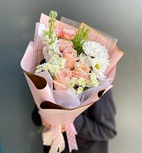 Букет цветов из:  Хризантемы и Розы в Нарьян-Маре