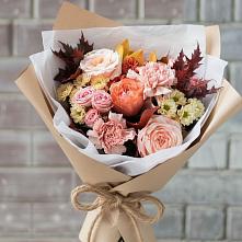 Букет цветов из:  Гвоздики, Хризантемы и Розы в Нарьян-Маре