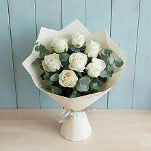 Букет Белые розы в Эвкалипте в Нарьян-Маре