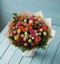 Букет Микс из разноцветных кустовых роз в Нарьян-Маре